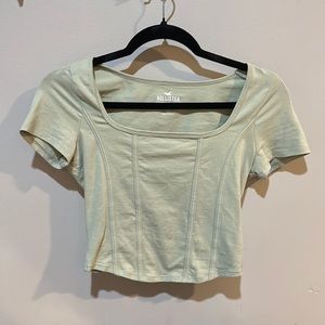 Hollister, Baby Tee, from the Must-Have Collection in a size Small